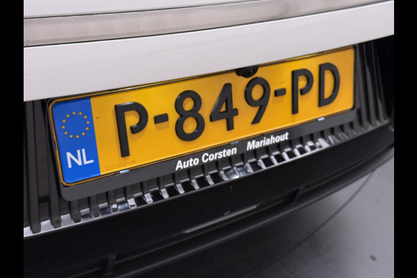 Kia Ev6 Plus Advanced 77.4 kWh Leer Schuif-kanteldak Camera Adap.Cruise Warmtepomp V2L Elektr.-Stoel-Massage+Ventilatie+Verwarmd+Memory  SOH 100% DAB Elek.Achterklep Lmv 20" Lane Assist Privacy Glas 1.600kg Trekvermogen! 1e Eigenaar Dealeronderhouden Origineel Nederlandse Auto Nieuwprijs €53.860,- snelladen tot 240 KW