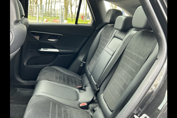 Mercedes-Benz GLC 400e 4Matic AMG 381pk // Panorama dak // Trekhaak // Rijassistentiepakket // Distronic // 360 Camera // 20" AMG // Carplay