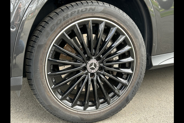 Mercedes-Benz GLC 400e 4Matic AMG 381pk // Panorama dak // Trekhaak // Rijassistentiepakket // Distronic // 360 Camera // 20" AMG // Carplay