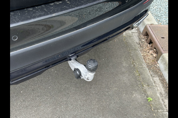 Mercedes-Benz GLC 400e 4Matic AMG 381pk // Panorama dak // Trekhaak // Rijassistentiepakket // Distronic // 360 Camera // 20" AMG // Carplay