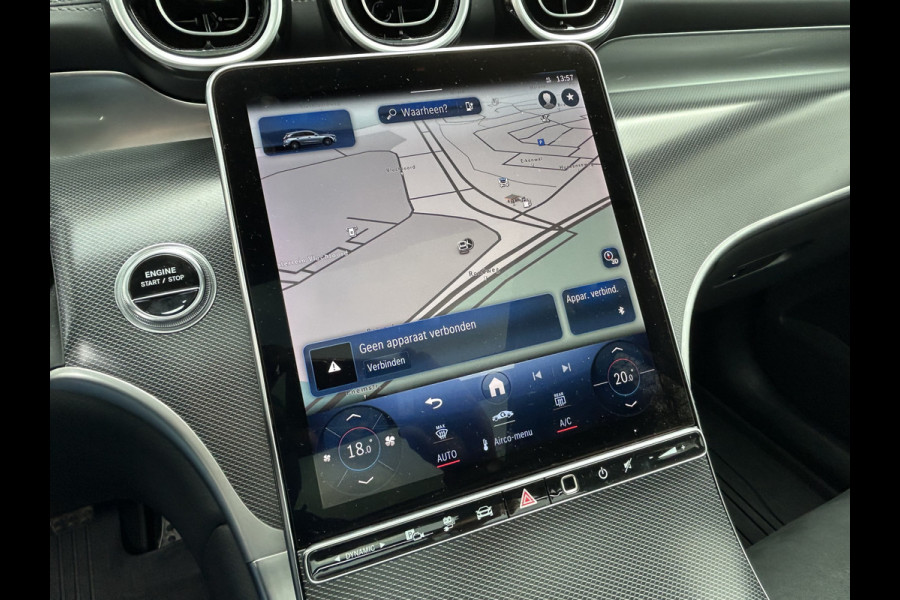 Mercedes-Benz GLC 400e 4Matic AMG 381pk // Panorama dak // Trekhaak // Rijassistentiepakket // Distronic // 360 Camera // 20" AMG // Carplay