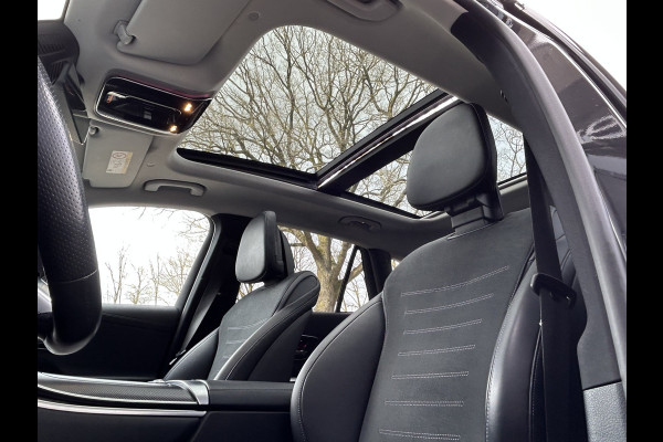 Mercedes-Benz GLC 400e 4Matic AMG 381pk // Panorama dak // Trekhaak // Rijassistentiepakket // Distronic // 360 Camera // 20" AMG // Carplay
