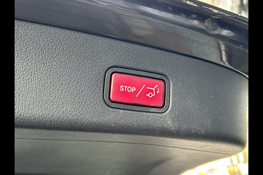 Mercedes-Benz GLC 400e 4Matic AMG 381pk // Panorama dak // Trekhaak // Rijassistentiepakket // Distronic // 360 Camera // 20" AMG // Carplay