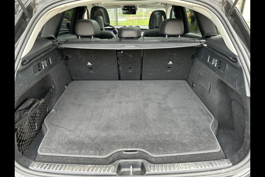 Mercedes-Benz GLC 400e 4Matic AMG 381pk // Panorama dak // Trekhaak // Rijassistentiepakket // Distronic // 360 Camera // 20" AMG // Carplay