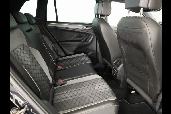 Volkswagen Tiguan 1.5 TSI R-Line Business 150 pk Automaat (DSG) | Verlengde garantie | Navigatie | Panoramadak | Trekhaak (wegklapbaar) | Parkeersensoren (Park assist) | Achteruitrijcamera | Stoelverwarming | R-Line |
