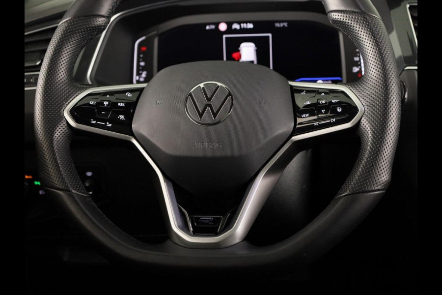 Volkswagen Tiguan 1.5 TSI R-Line Business 150 pk Automaat (DSG) | Verlengde garantie | Navigatie | Panoramadak | Trekhaak (wegklapbaar) | Parkeersensoren (Park assist) | Achteruitrijcamera | Stoelverwarming | R-Line |