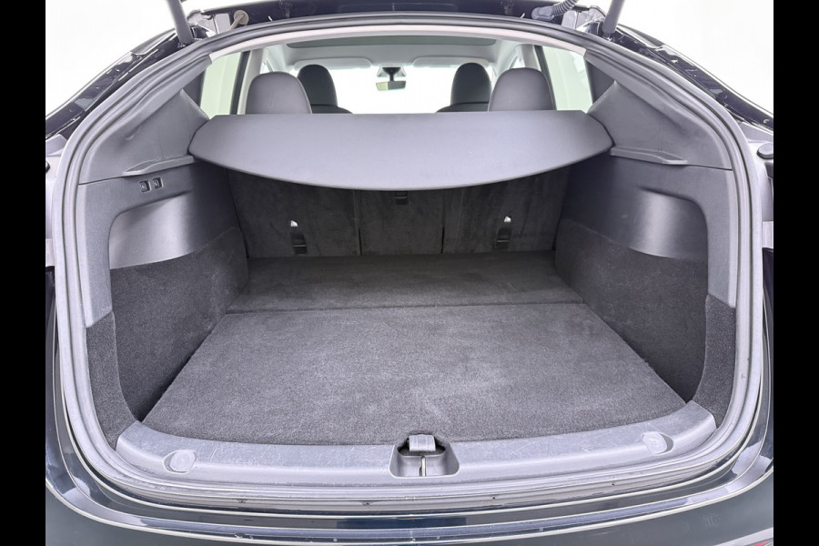 Tesla Model Y 300pk Warmtepomp LFP-Accu Leer Lmv Camera's Panoramadak Adap.Cruise Navi Ecc SOH 92% RWD Autopilot Stoel+Stuur+Achterbank Verwarming Elek.Achterklep Dodehoek detector Draadloze telefoonlader 1e Eigenaar Fabrieksgarantie op Motor en Accu tot 13-12-2030/160.000km 1.600KG-Trekvermogen