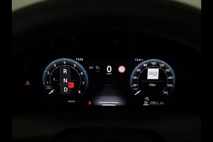 Volkswagen Golf 1.5 eTSI R-Line Edition 150 pk Automaat (DSG) | Verlengde garantie | Navigatie via App | Panoramadak | Parkeersensoren | Achteruitrijcamera | Stoelverwarming |