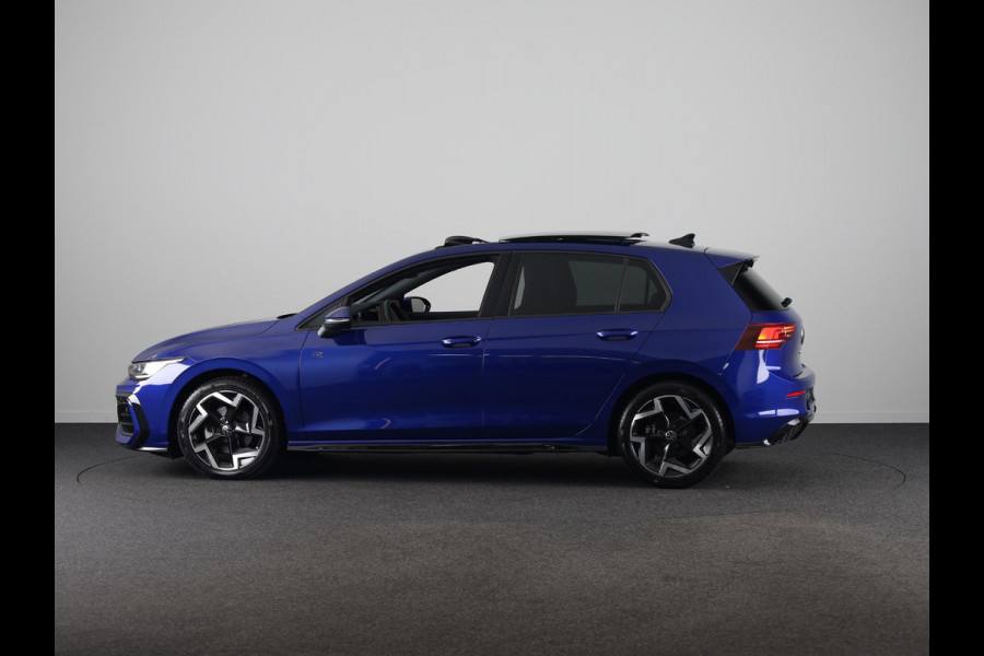 Volkswagen Golf 1.5 eTSI R-Line Edition 150 pk Automaat (DSG) | Verlengde garantie | Navigatie via App | Panoramadak | Parkeersensoren | Achteruitrijcamera | Stoelverwarming |