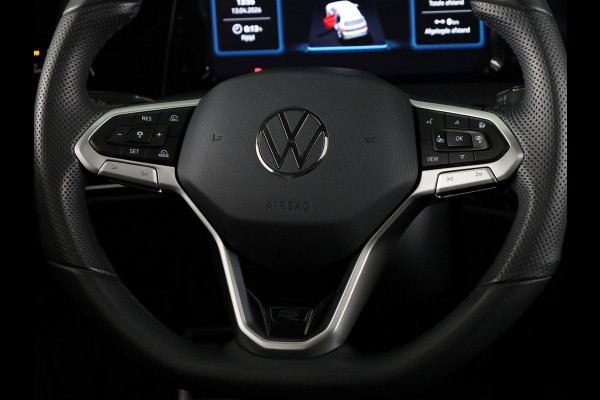 Volkswagen Golf 1.5 eTSI R-Line Edition 150 pk Automaat (DSG) | Verlengde garantie | Navigatie via App | Panoramadak | Parkeersensoren | Achteruitrijcamera | Stoelverwarming |