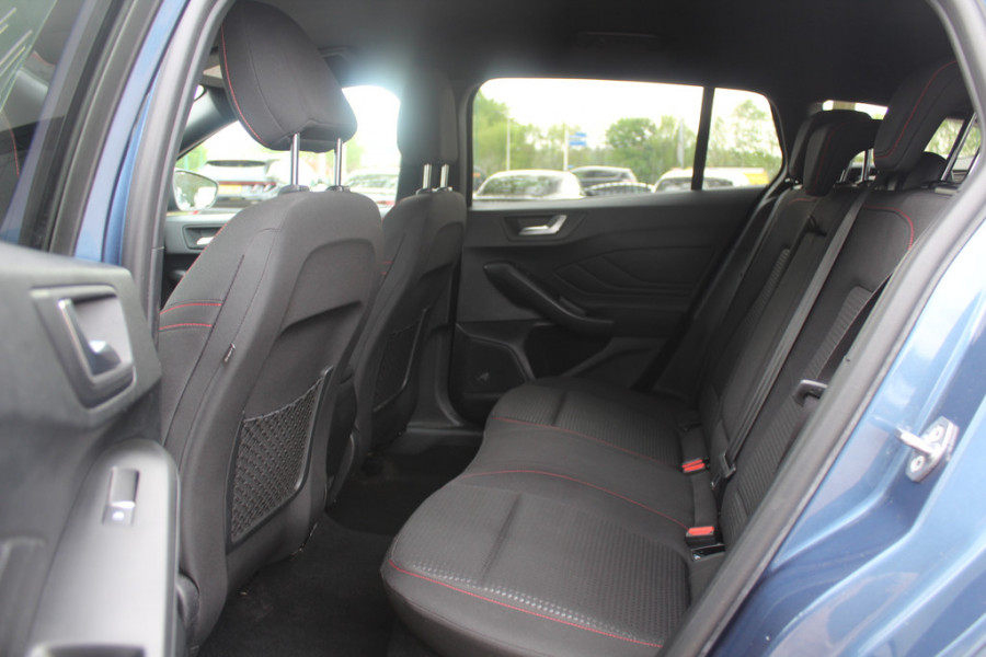 Ford Focus 1.0 EcoBoost ST Line Business / CarPlay / Keyless / Parkeerhulp V+A / 18'' / Stuur+Stoelverwarming / LED / DAB / Cruise Control