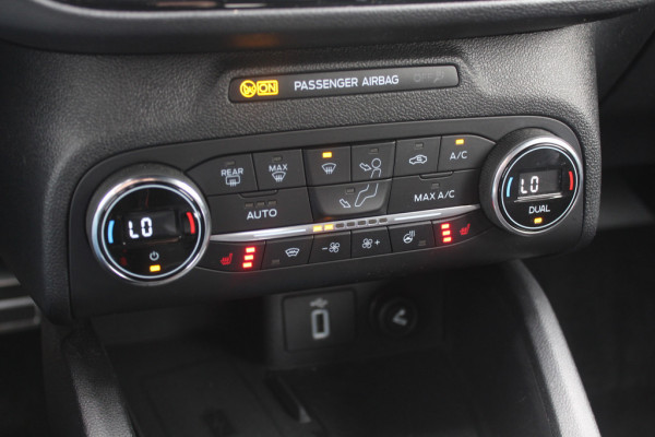 Ford Focus 1.0 EcoBoost ST Line Business / CarPlay / Keyless / Parkeerhulp V+A / 18'' / Stuur+Stoelverwarming / LED / DAB / Cruise Control