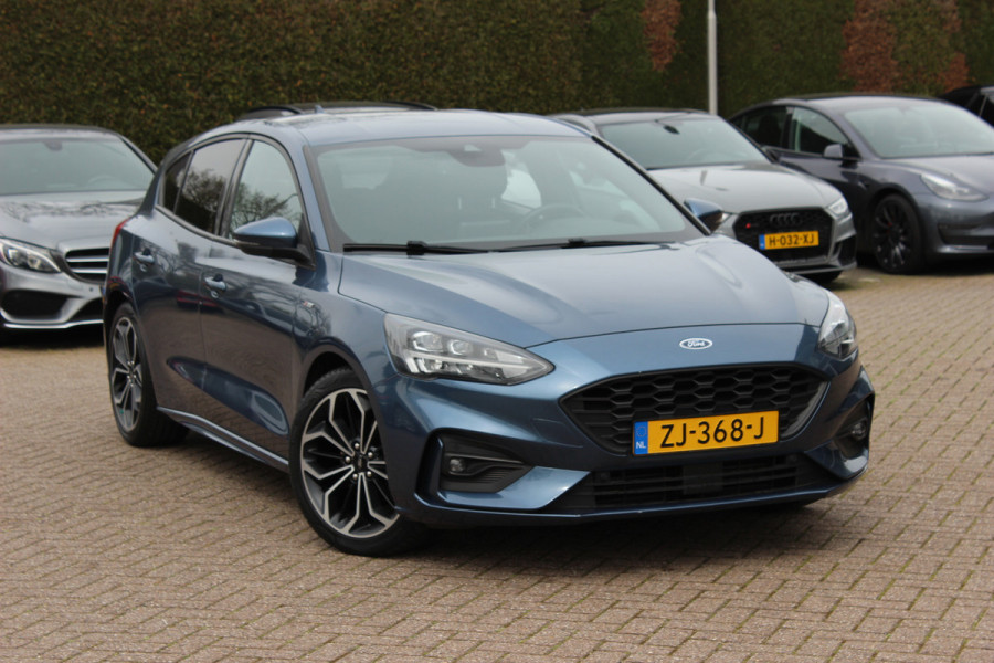 Ford Focus 1.0 EcoBoost ST Line Business / CarPlay / Keyless / Parkeerhulp V+A / 18'' / Stuur+Stoelverwarming / LED / DAB / Cruise Control