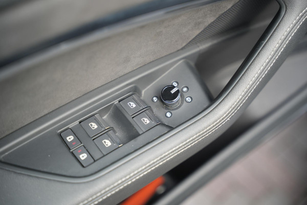 Audi e-tron e-tron 55 quattro advanced 95 kWh S Line B&O Adaptieve Cruise LED Stoelverw.