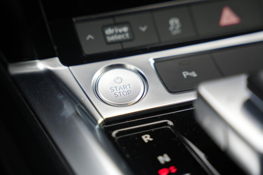 Audi e-tron e-tron 55 quattro advanced 95 kWh S Line B&O Adaptieve Cruise LED Stoelverw.