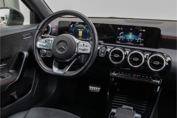 Mercedes-Benz A-Klasse 180 AMG Sportpakket, Camera, 2019