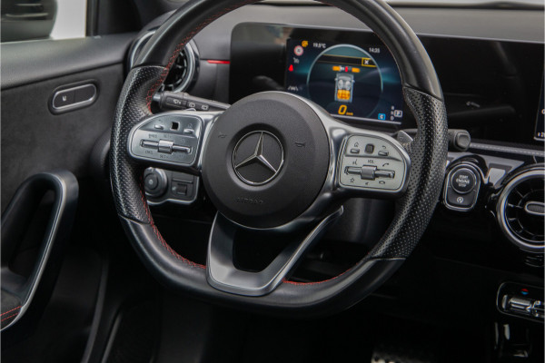 Mercedes-Benz A-Klasse 180 AMG Sportpakket, Camera, 2019