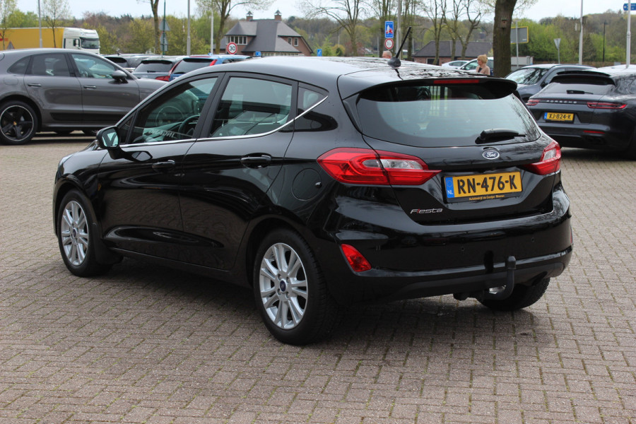 Ford Fiesta 1.0 EcoBoost Titanium Automaat / 52.242 km / Trekhaak / Camera / CarPlay / 16'' / Navigatie / Parkeerhulp V+A / DAB / Getint glas / Cruise Control