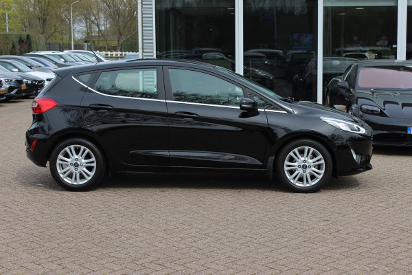 Ford Fiesta 1.0 EcoBoost Titanium Automaat / 52.242 km / Trekhaak / Camera / CarPlay / 16'' / Navigatie / Parkeerhulp V+A / DAB / Getint glas / Cruise Control