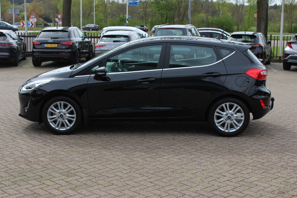 Ford Fiesta 1.0 EcoBoost Titanium Automaat / 52.242 km / Trekhaak / Camera / CarPlay / 16'' / Navigatie / Parkeerhulp V+A / DAB / Getint glas / Cruise Control