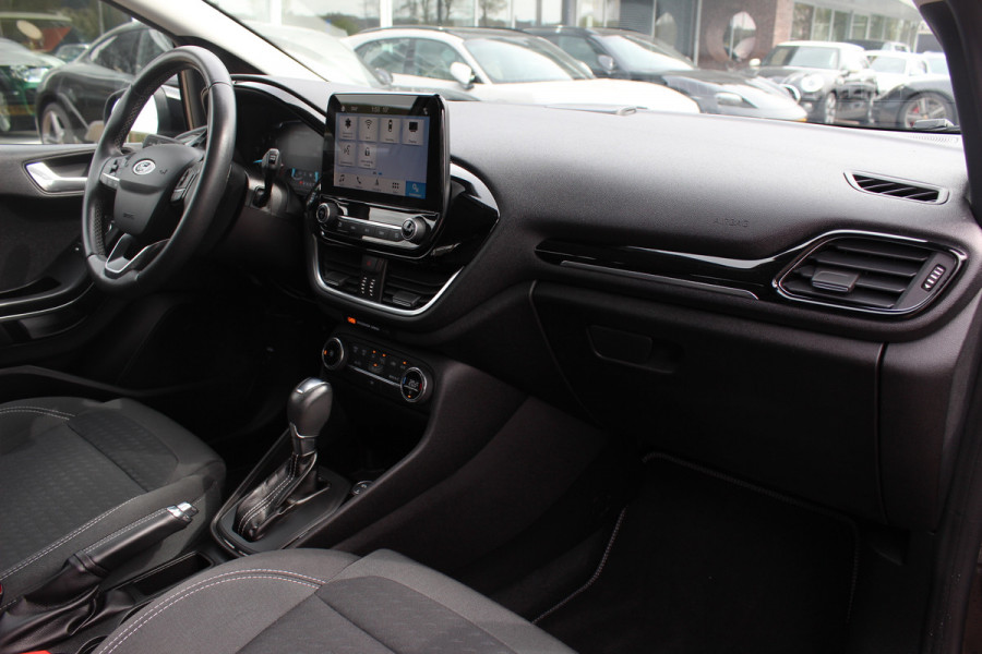 Ford Fiesta 1.0 EcoBoost Titanium Automaat / 52.242 km / Trekhaak / Camera / CarPlay / 16'' / Navigatie / Parkeerhulp V+A / DAB / Getint glas / Cruise Control