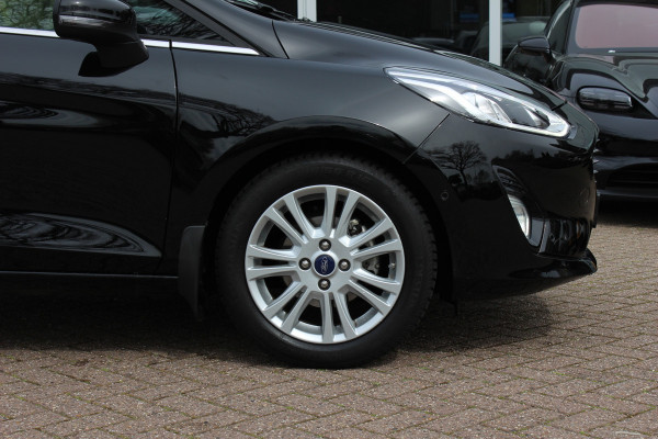 Ford Fiesta 1.0 EcoBoost Titanium Automaat / 52.242 km / Trekhaak / Camera / CarPlay / 16'' / Navigatie / Parkeerhulp V+A / DAB / Getint glas / Cruise Control