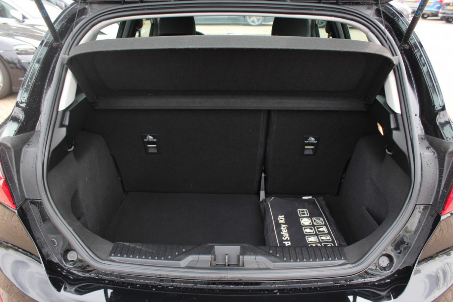 Ford Fiesta 1.0 EcoBoost Titanium Automaat / 52.242 km / Trekhaak / Camera / CarPlay / 16'' / Navigatie / Parkeerhulp V+A / DAB / Getint glas / Cruise Control