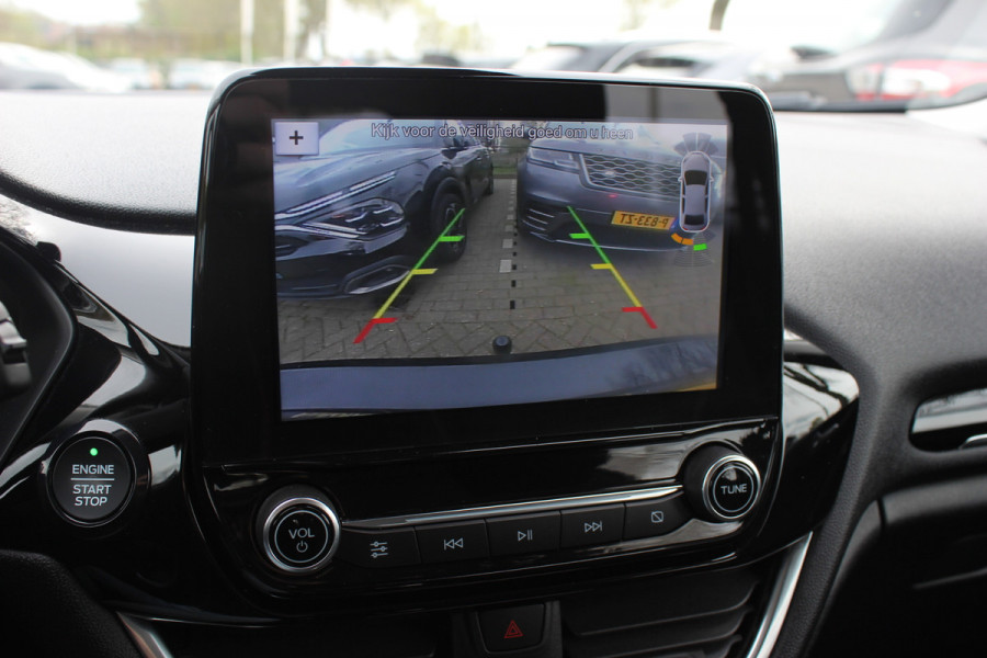 Ford Fiesta 1.0 EcoBoost Titanium Automaat / 52.242 km / Trekhaak / Camera / CarPlay / 16'' / Navigatie / Parkeerhulp V+A / DAB / Getint glas / Cruise Control