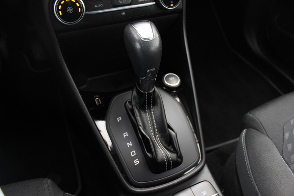 Ford Fiesta 1.0 EcoBoost Titanium Automaat / 52.242 km / Trekhaak / Camera / CarPlay / 16'' / Navigatie / Parkeerhulp V+A / DAB / Getint glas / Cruise Control