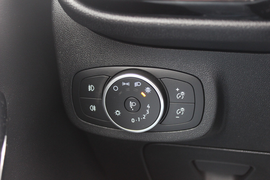 Ford Fiesta 1.0 EcoBoost Titanium Automaat / 52.242 km / Trekhaak / Camera / CarPlay / 16'' / Navigatie / Parkeerhulp V+A / DAB / Getint glas / Cruise Control