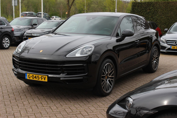 Porsche Cayenne Coupé 3.0 / 61.186 km! / Trekhaak / Camera / Panoramadak / Head-up / Luchtvering / Luxe Leder / Sportchrono / 21'' / Bose / Stuur+Stoelverwarming / Dodehoek / DAB / Cruise Control