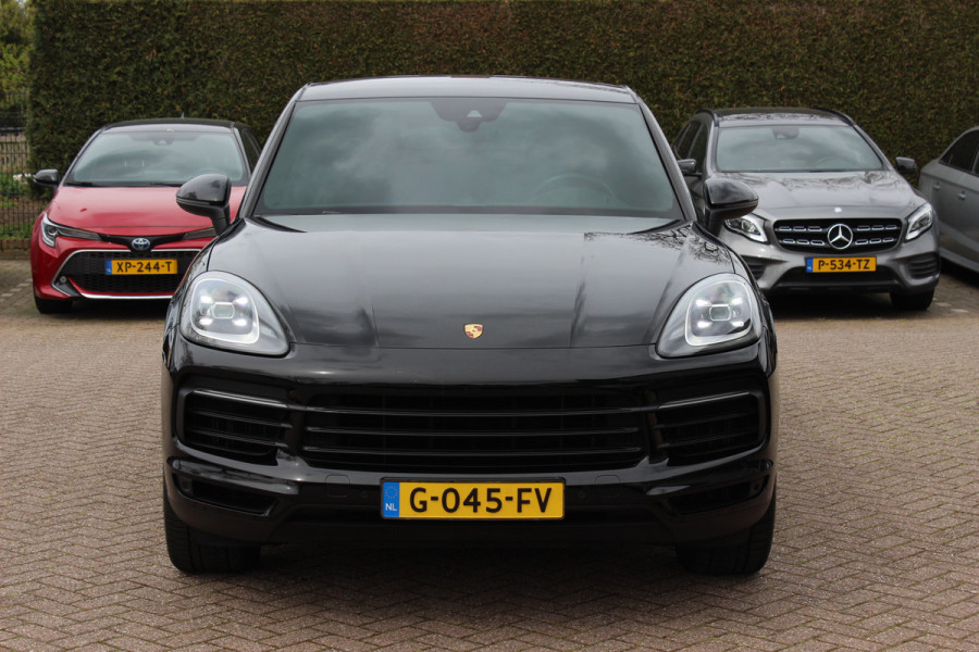 Porsche Cayenne Coupé 3.0 / 61.186 km! / Trekhaak / Camera / Panoramadak / Head-up / Luchtvering / Luxe Leder / Sportchrono / 21'' / Bose / Stuur+Stoelverwarming / Dodehoek / DAB / Cruise Control