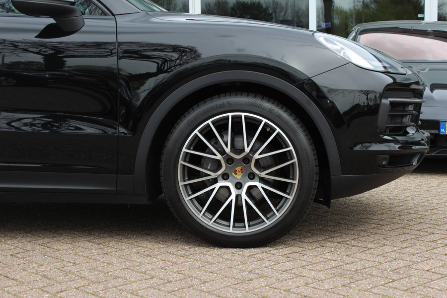Porsche Cayenne Coupé 3.0 / 61.186 km! / Trekhaak / Camera / Panoramadak / Head-up / Luchtvering / Luxe Leder / Sportchrono / 21'' / Bose / Stuur+Stoelverwarming / Dodehoek / DAB / Cruise Control