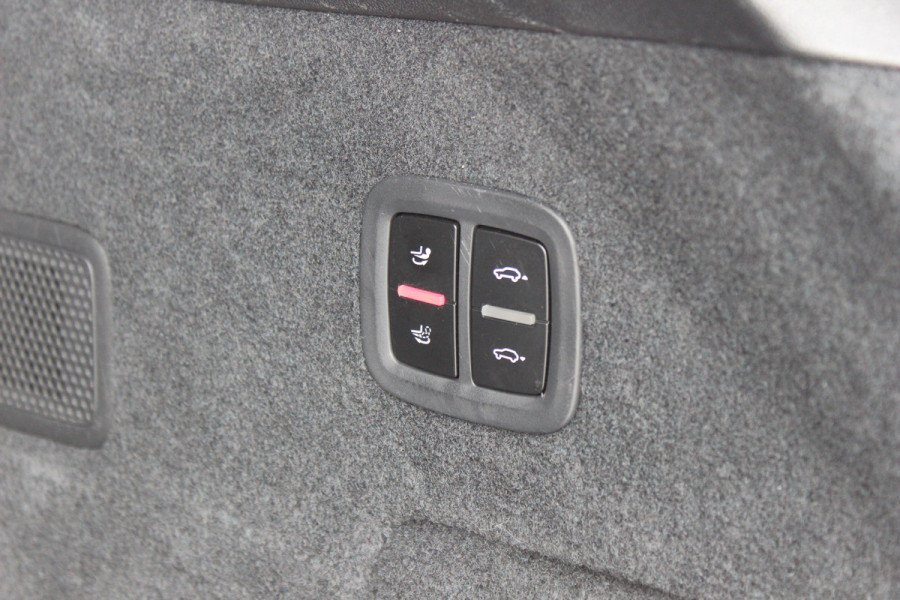 Porsche Cayenne Coupé 3.0 / 61.186 km! / Trekhaak / Camera / Panoramadak / Head-up / Luchtvering / Luxe Leder / Sportchrono / 21'' / Bose / Stuur+Stoelverwarming / Dodehoek / DAB / Cruise Control