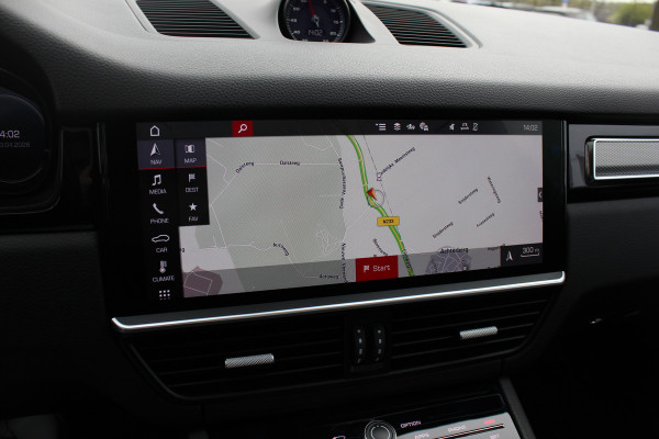 Porsche Cayenne Coupé 3.0 / 61.186 km! / Trekhaak / Camera / Panoramadak / Head-up / Luchtvering / Luxe Leder / Sportchrono / 21'' / Bose / Stuur+Stoelverwarming / Dodehoek / DAB / Cruise Control