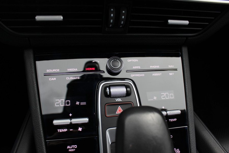 Porsche Cayenne Coupé 3.0 / 61.186 km! / Trekhaak / Camera / Panoramadak / Head-up / Luchtvering / Luxe Leder / Sportchrono / 21'' / Bose / Stuur+Stoelverwarming / Dodehoek / DAB / Cruise Control