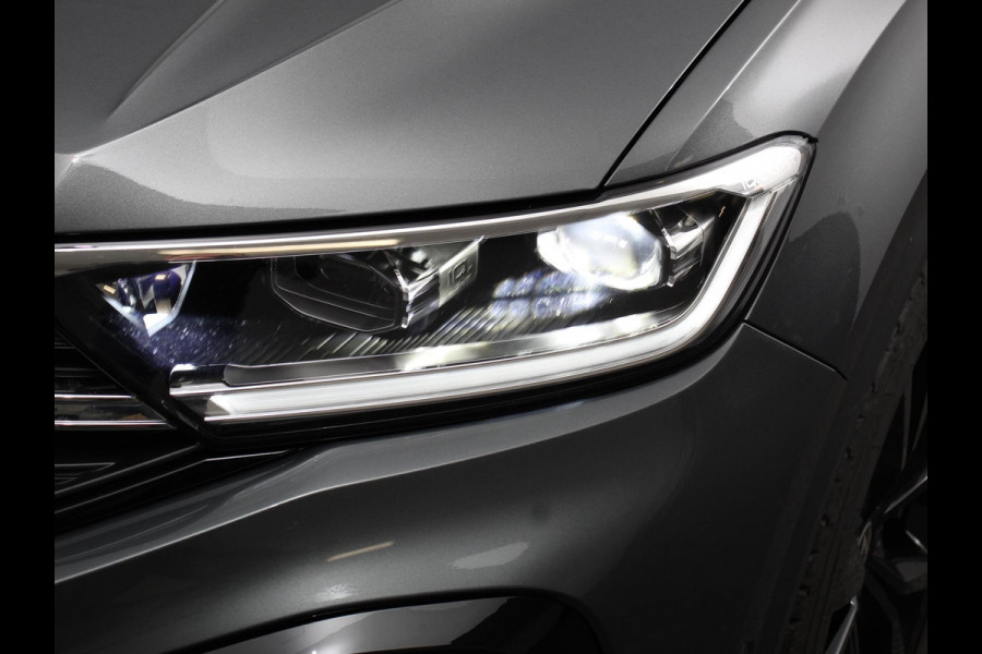 Volkswagen T-Roc 1.5 TSI DSG R-Line + Design pakket Black Automaat Panorama dak Navigatie Apple Carplay/Android Auto Climate control LED Adaptieve cruise control