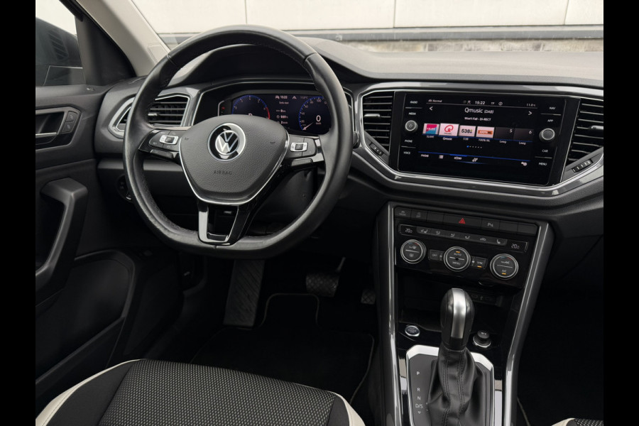 Volkswagen T-Roc 1.5 TSI Sport LED | Trekhaak | Carplay | Camera | Virtual Cockpit | PDC