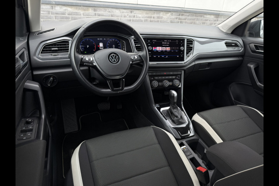 Volkswagen T-Roc 1.5 TSI Sport LED | Trekhaak | Carplay | Camera | Virtual Cockpit | PDC