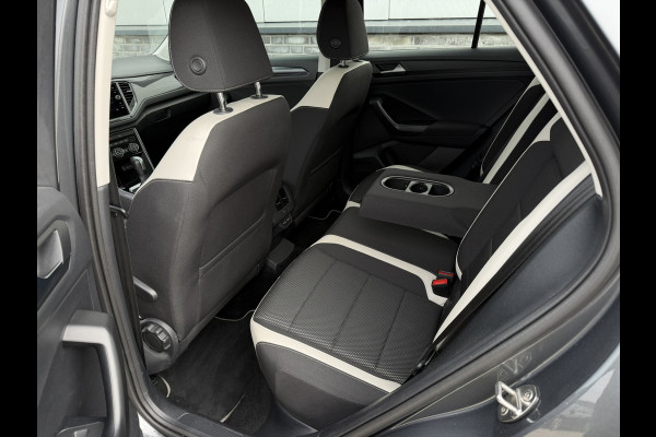 Volkswagen T-Roc 1.5 TSI Sport LED | Trekhaak | Carplay | Camera | Virtual Cockpit | PDC
