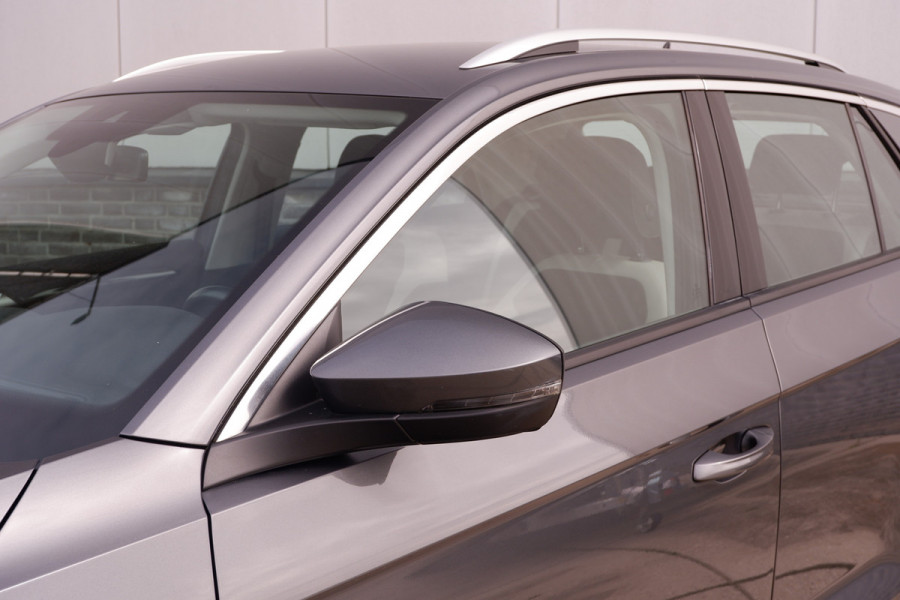 Volkswagen T-Roc 1.5 TSI Sport LED | Trekhaak | Carplay | Camera | Virtual Cockpit | PDC