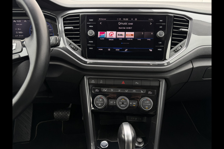 Volkswagen T-Roc 1.5 TSI Sport LED | Trekhaak | Carplay | Camera | Virtual Cockpit | PDC
