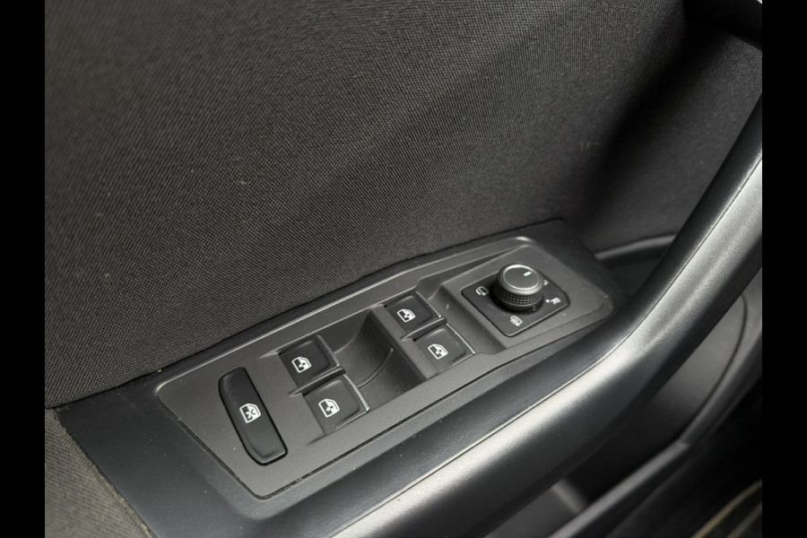 Volkswagen T-Roc 1.5 TSI Sport LED | Trekhaak | Carplay | Camera | Virtual Cockpit | PDC