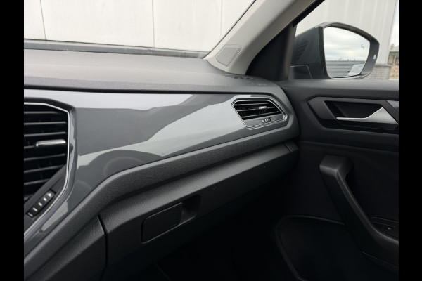 Volkswagen T-Roc 1.5 TSI Sport LED | Trekhaak | Carplay | Camera | Virtual Cockpit | PDC