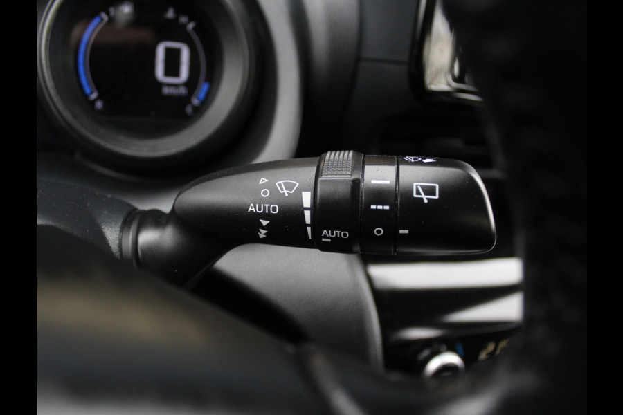 Toyota Yaris Cross 1.5 Hybrid Business CLIMATE | ADAPCRUISE | LMV16 | NAVI | CARPLAY | LED | CAMERA | DAB