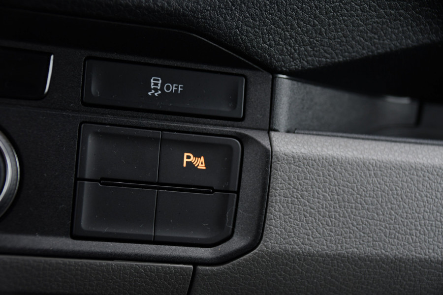 Volkswagen Crafter 35 2.0 TDI L3H2 PB Edition Camera, Cruise, Carplay, 177pk, LED, Stoelverwarming, Multimedia, Standkachel, Trekhaak, Uniek!