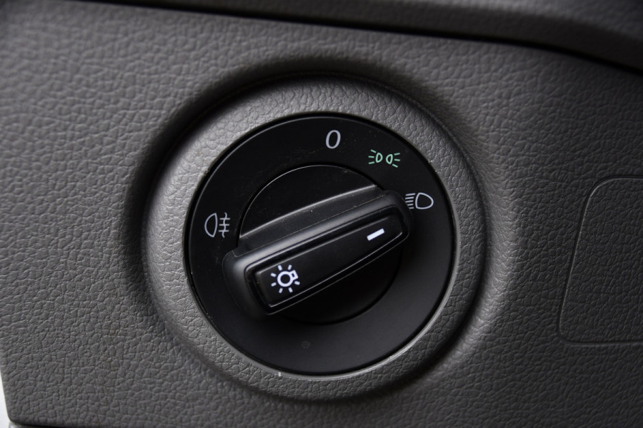 Volkswagen Crafter 35 2.0 TDI L3H2 PB Edition Camera, Cruise, Carplay, 177pk, LED, Stoelverwarming, Multimedia, Standkachel, Trekhaak, Uniek!