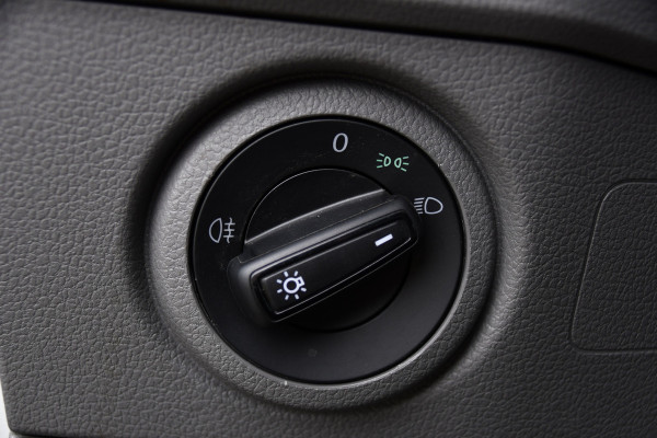 Volkswagen Crafter 35 2.0 TDI L3H2 PB Edition Camera, Cruise, Carplay, 177pk, LED, Stoelverwarming, Multimedia, Standkachel, Trekhaak, Uniek!