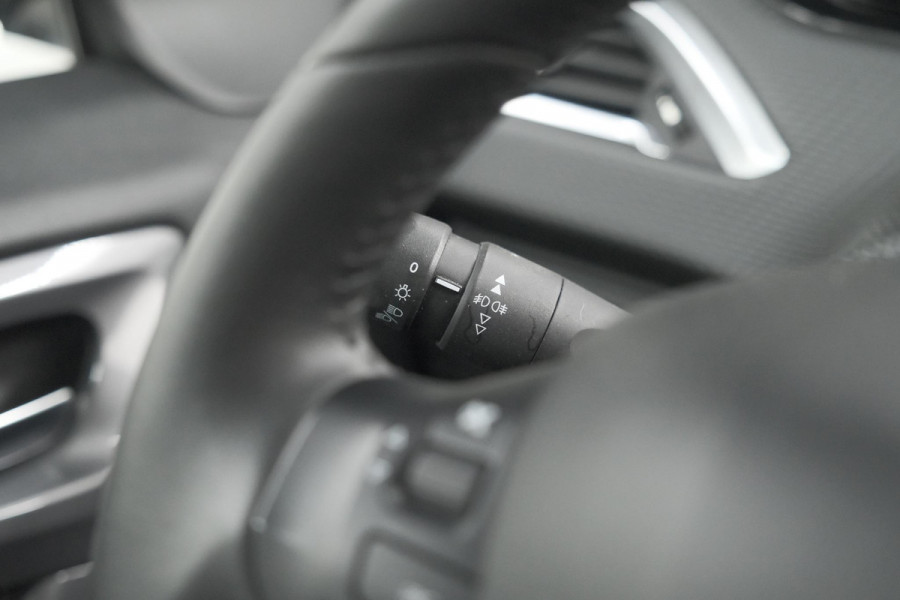 Peugeot 2008 PureTech 110 Blue Lion | Trekhaak | Apple Carplay | Parkeersensoren