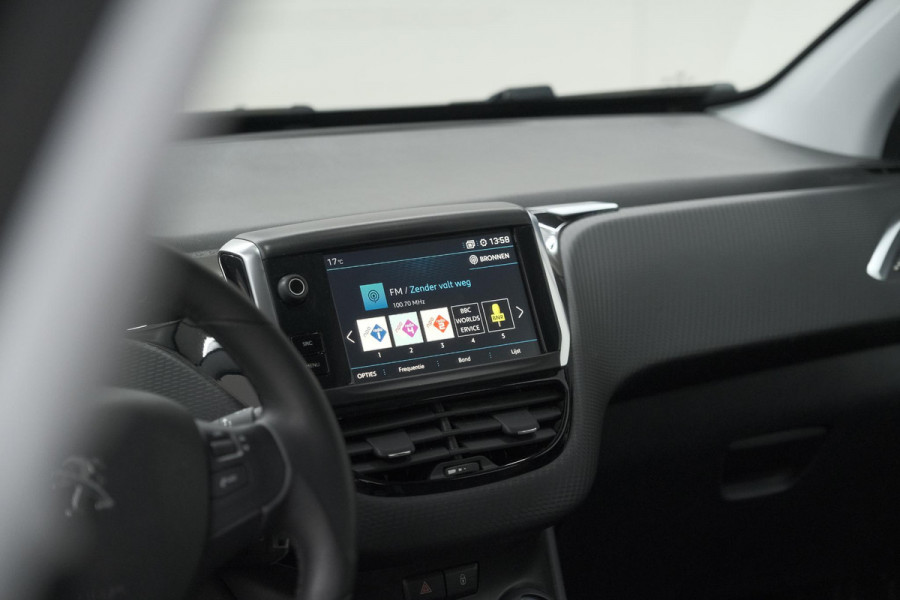 Peugeot 2008 PureTech 110 Blue Lion | Trekhaak | Apple Carplay | Parkeersensoren